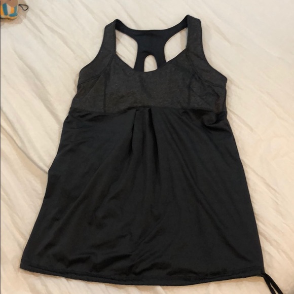 Old Navy Tops - Loose fit built in sports bra